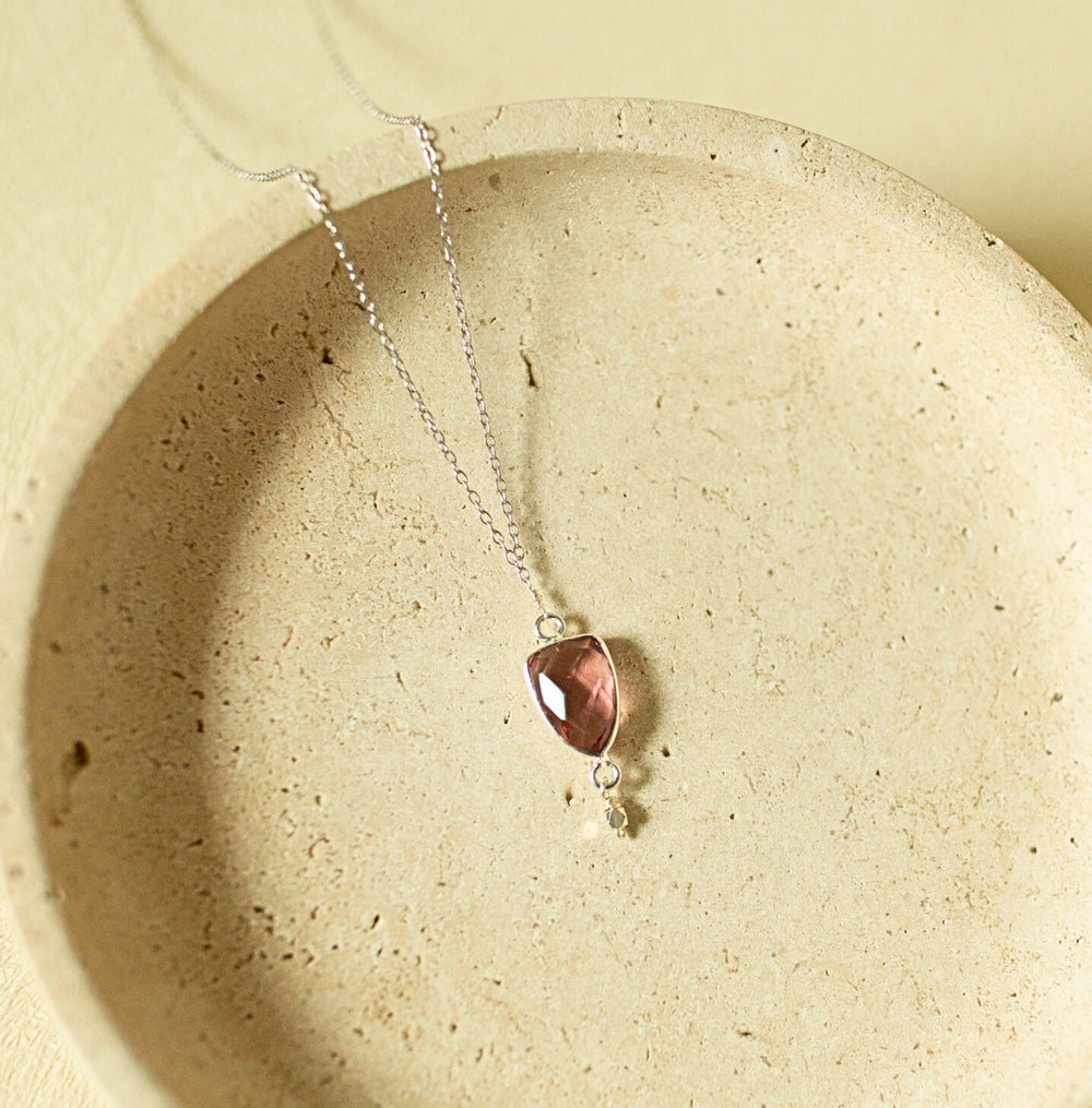 Rhodolite Garnet Silver Isla Necklace