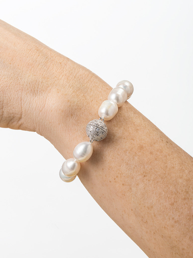 Baroque Freshwater Cultured Pearl Bracelet with Crystal Clasp